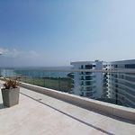Lujoso Penthouse Duplex 403m2 con Terraza Privada y vista al mar